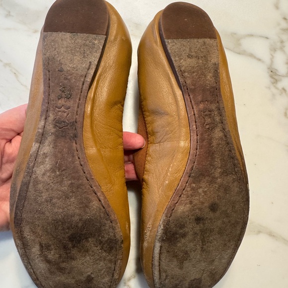 Tory Burch Chestnut Leather Ballet Flats with Gold Logo - Picture 5 of 6